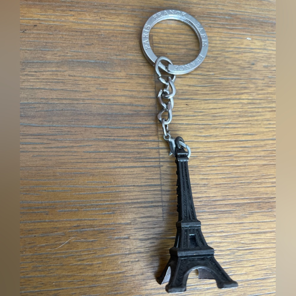 París France Keychain - Picture 3 of 3